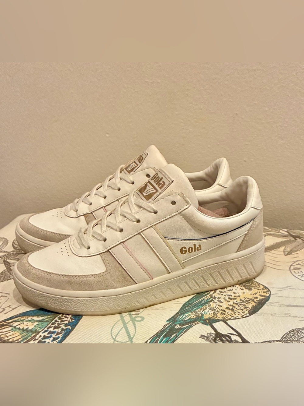Gola sneakers. White/Gold women’s size 7